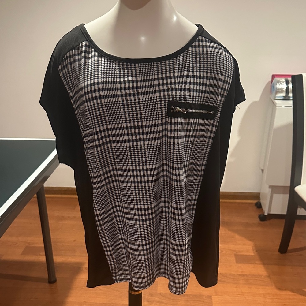 Elegant Black and White Plaid Women's Blouse